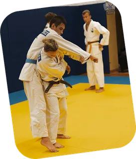 Trening judo - dzieci w judogi